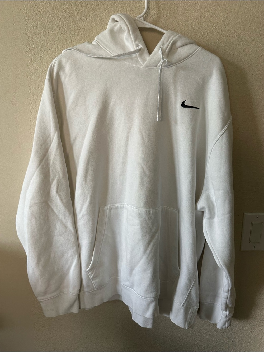 Nike Men's White Hoodie with Black Swoosh size XXL/ NWOT 1409